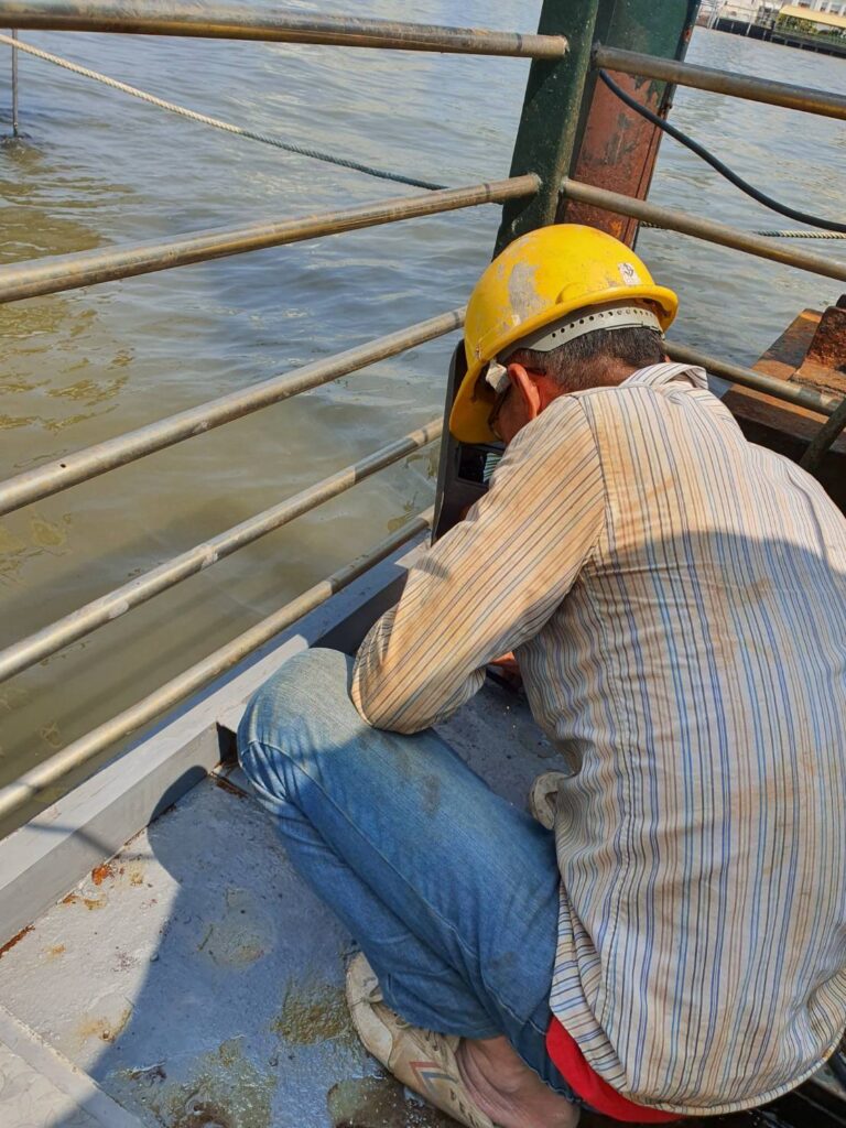 hotel boat pontoon repair (7)