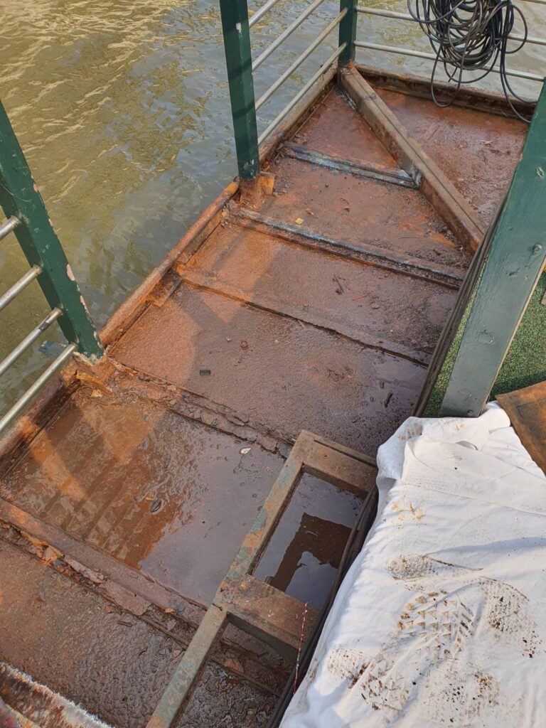 hotel boat pontoon repair (9)