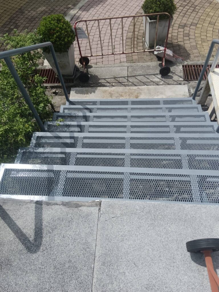 steel stair-2 (1)